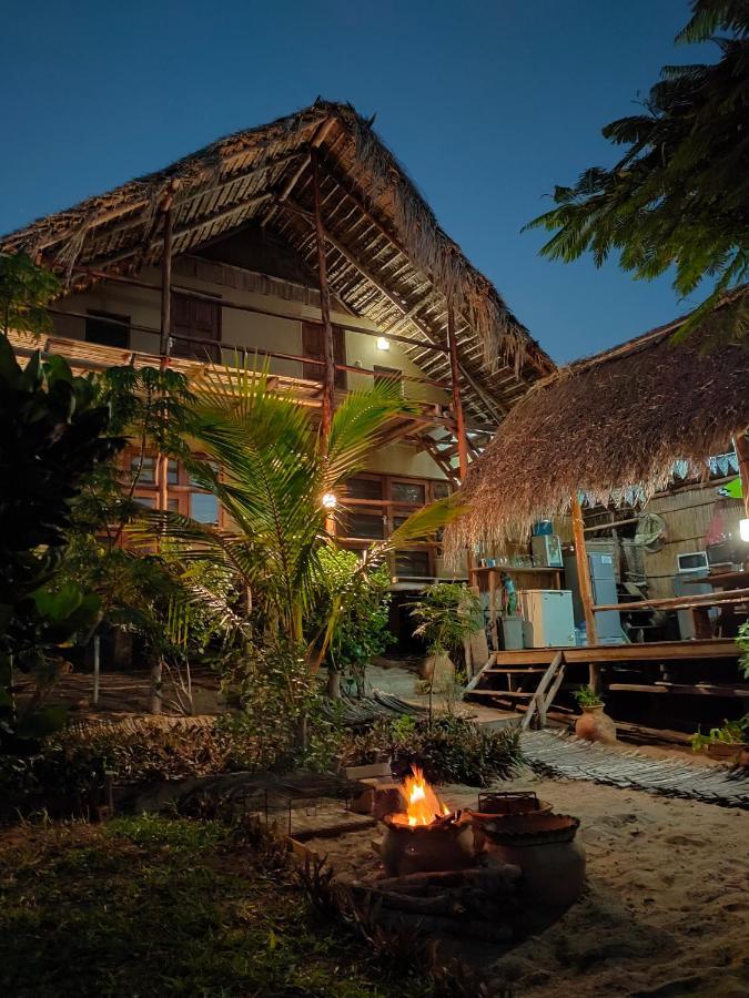 Casa Surf Lodge - Praia do Tofo מראה חיצוני תמונה